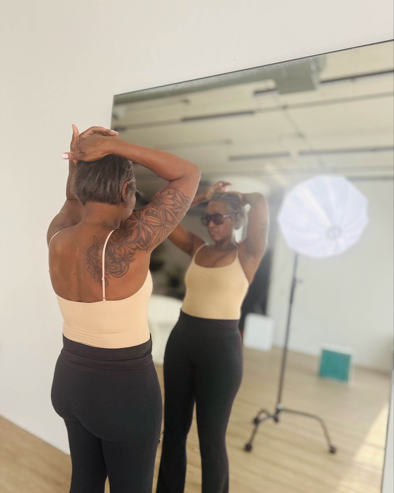 ✨ Post-shoot vibes ✨ After an incredible day in the studio with a worldwide brand (details soon 👀), I  slipped into my favorite Skims set before heading home  Life over 50 feels powerful, soft, and stylish—proof that comfort can be chic at any age. 💕
Shop my look & more favorites linked here 🤍


#LTKActive #LTKFindsUnder100 #LTKOver40