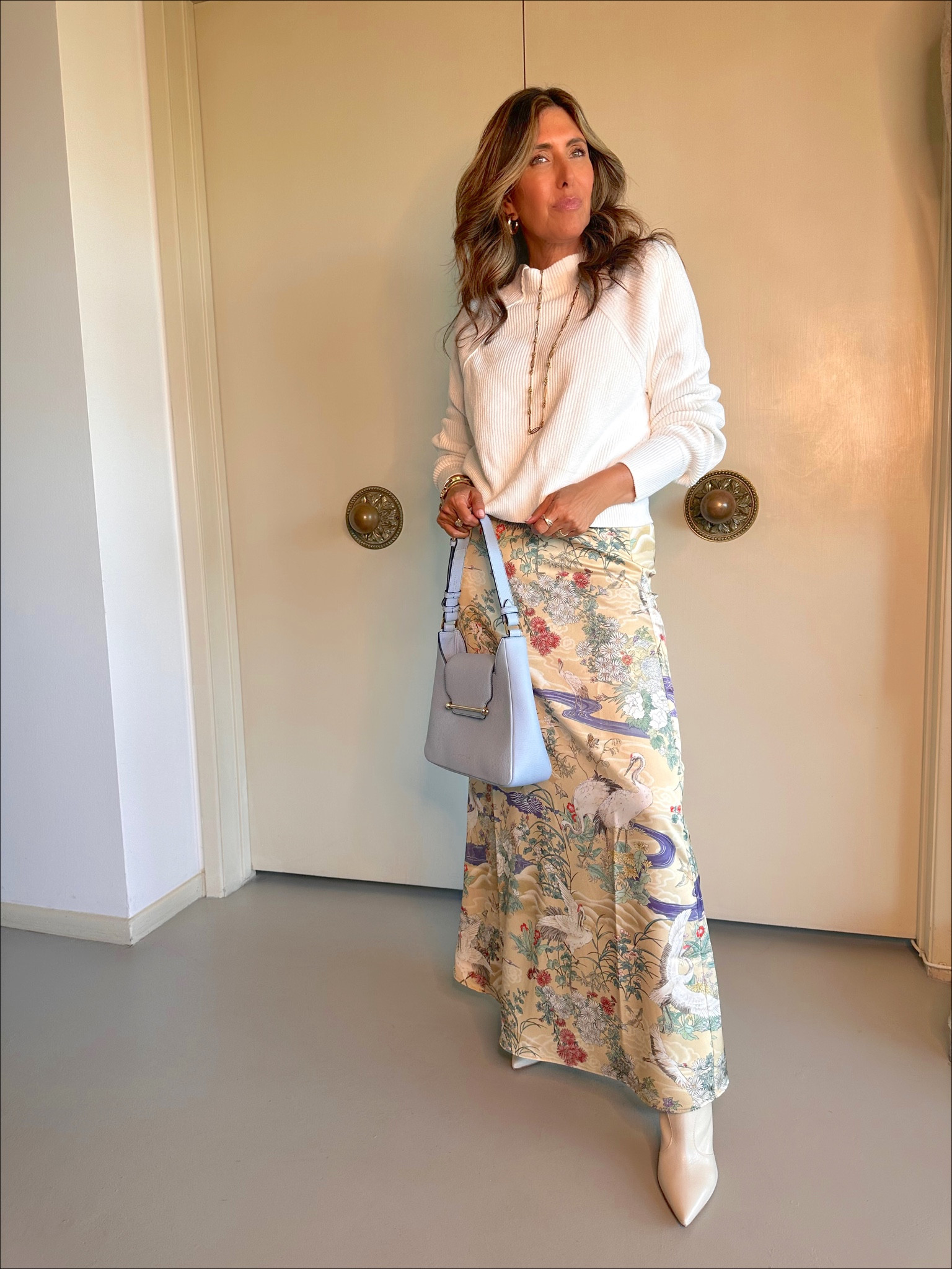 Read my best tips below and the new blog, “How to Transition Your Summer Pieces for Fall” to check out more of my favorite transitional items including accessories. 💃

Glow Girl Certified Transitional Styling Tips: 
	•	Lean toward adding neutral accessories or a pop of color that works well with summer shades as well as Fall 
	•	Add layers like a blazer or leather jacket for a more sophisticated style (and added warmth!) 
	•	Opt for a closed toe shoe like a classic neutral pump or bootie for fall 
	•	Don’t be afraid to mix different materials like cotton with wool 
	•	Say yes to wearing white after Labor Day but make sure you adjust your accessories to reflect more of a wintery vibe

#summertofallstyling #howtostyle #transitionalfashion #fashionover50 #revolve 

#LTKstyletip #LTKFind #LTKover40