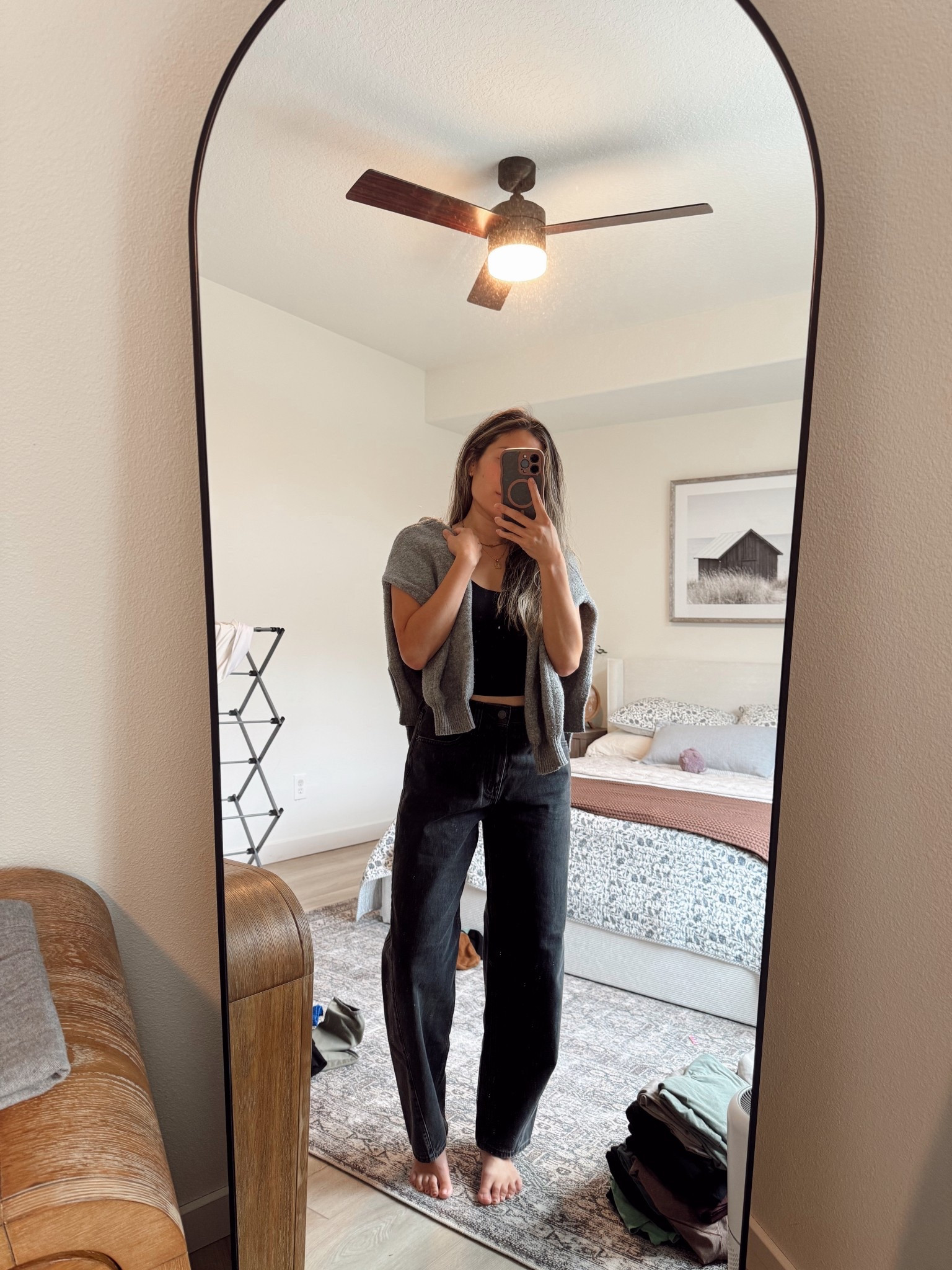 Tried Gaps curved line as a boxy body type gal and I actually love it! Size 26 short at 5’3” 117lb. #momfit #barreljeans #gap #momootd #ootd