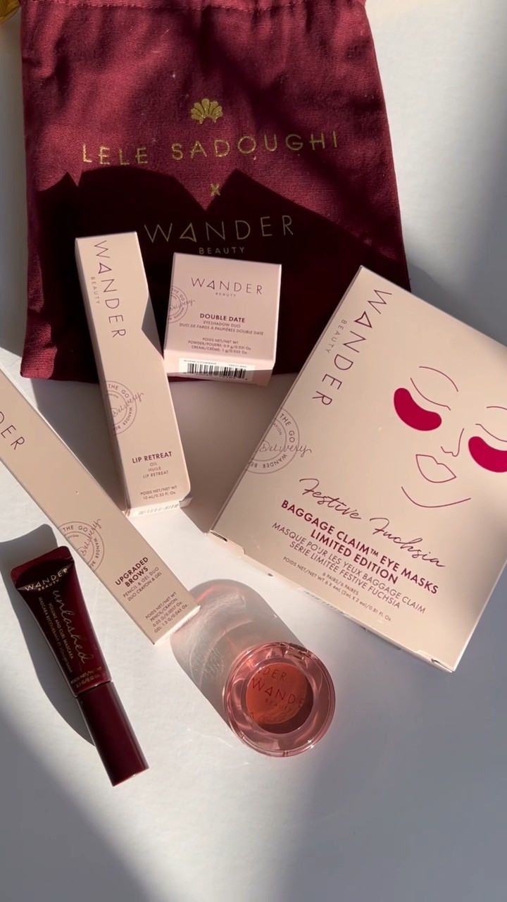 I can’t even begin to describe how much I love this gift set. I had to try these festive fuchsia eye masks immediately!! They are amazing and so gorgeous 😍

#LTKbeauty #LTKSeasonal #LTKHoliday