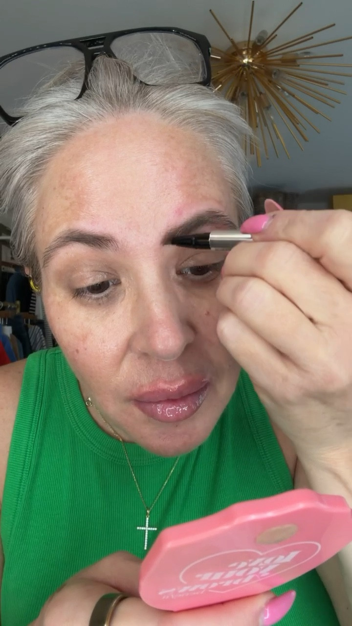 The Benefit Mighty Fine Brow Pen Duo makes doing your brows so easy! @HSN @Benefit Cosmetics US #HSNInfluencer #ad #LoveHSN