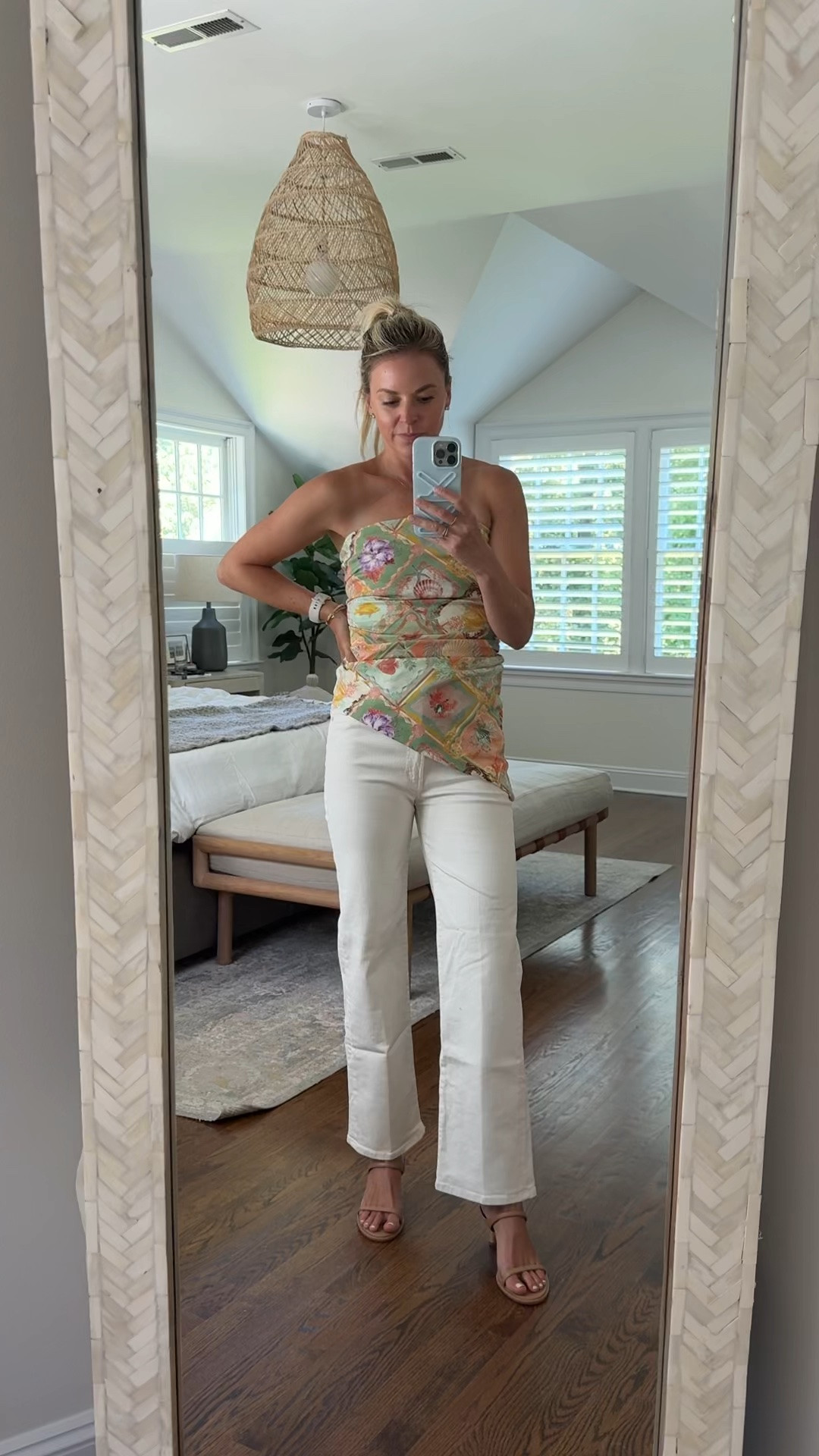 Fun summer outfit
•XS top, im flat chested and I find this brand at Anthro runs a bit big 
•26R jeans, tts, I’m 5’5
•heels tts