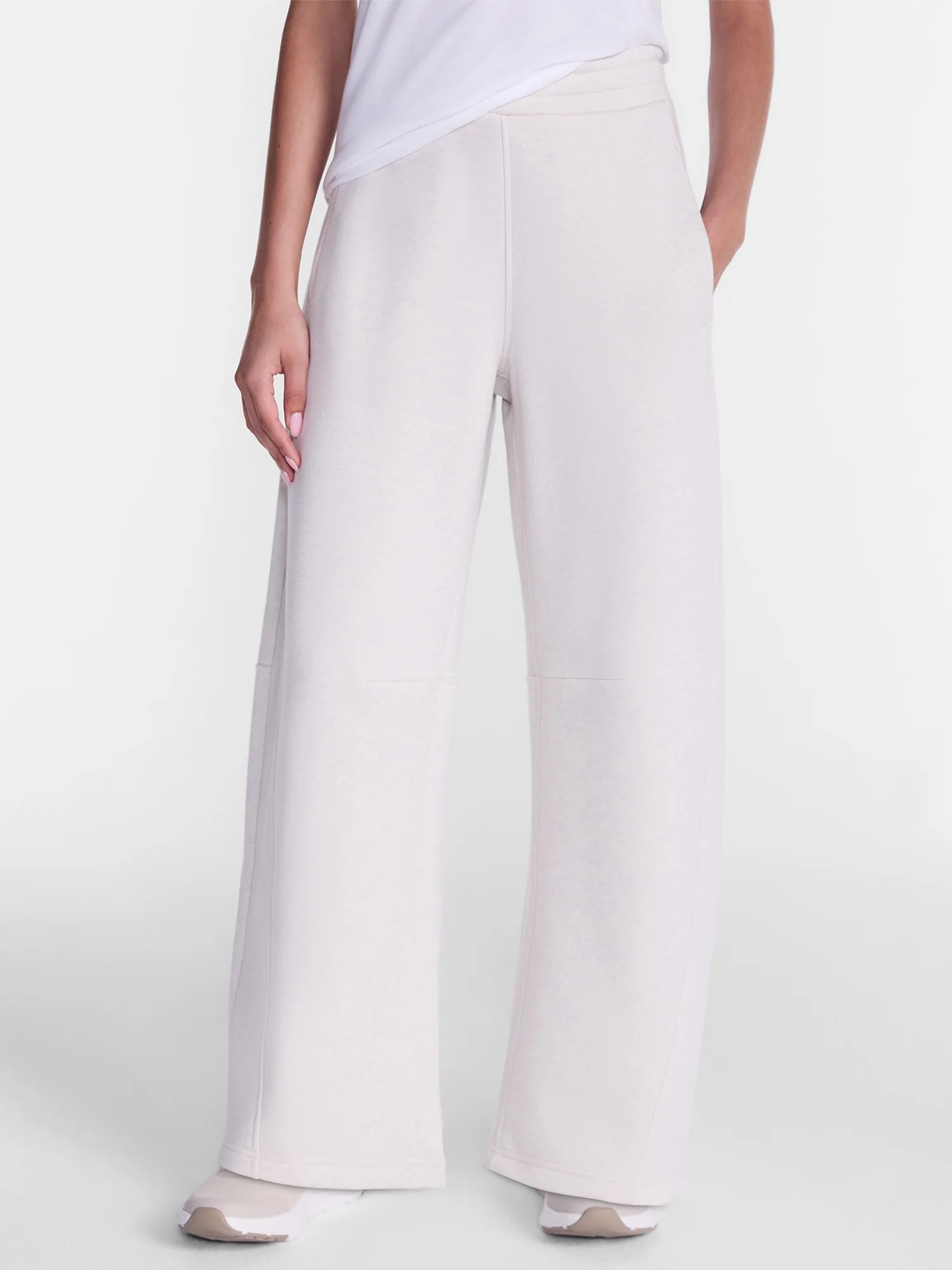 Athletic Works Women's and Women's Plus Barrel Leg Fleece Pants, 28.5" Inseam, Sizes XS-4X | Walmart (US)