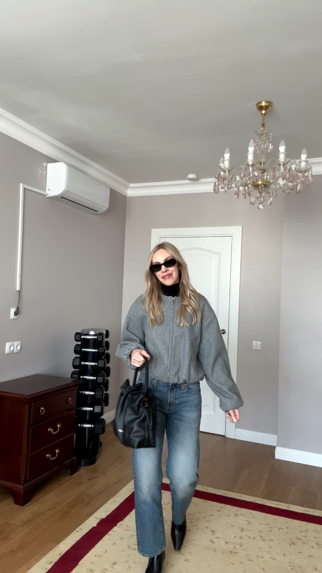 Casual spring outfit, @Zara bomber jacket, cropped straight leg jeans, Loewe Flamenco pouch handbag, Miu Miu sunglasses 

#LTKSaleAlert #LTKOver40 #LTKSeasonal