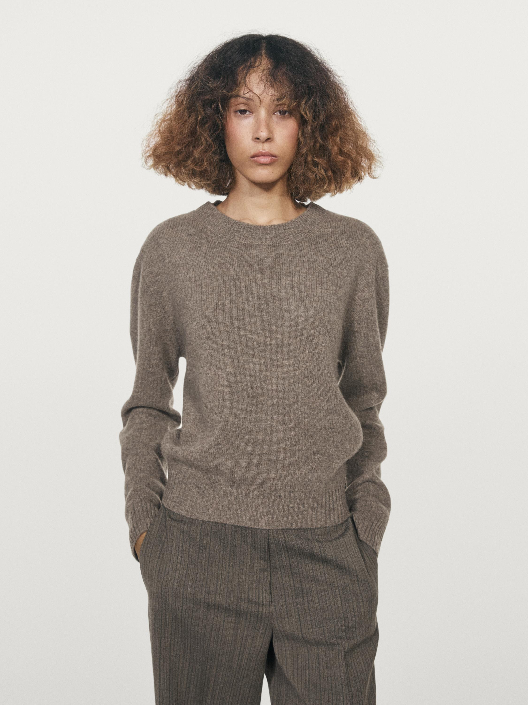 VIEW LOOK
Wool blend crew neck sweater

 \u00a369.95  Colour:  Grey Marl  Add to basket Colour: G... | Massimo Dutti UK