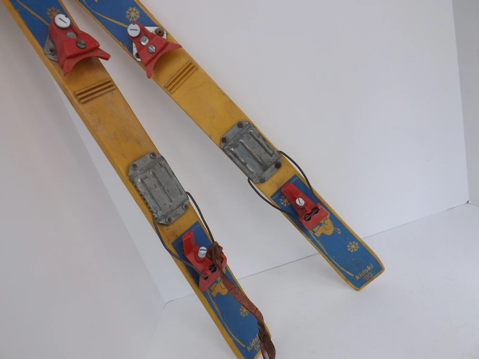 Pair of Child Skis Trak Kidski 90 Downhill Winter Decor - Etsy | Etsy (US)