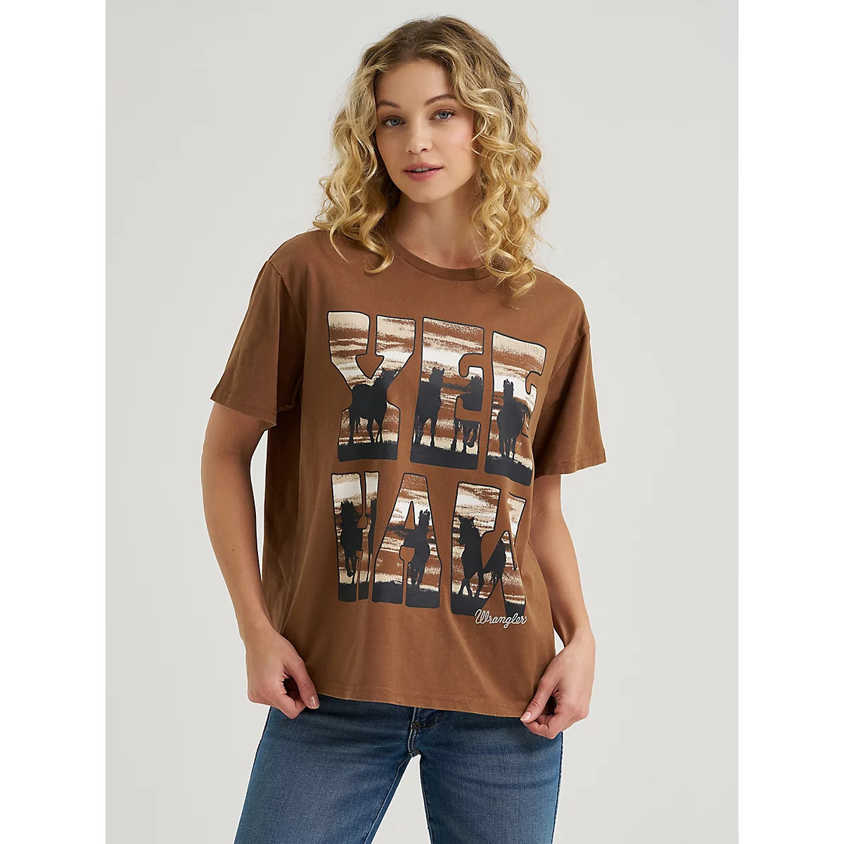 Women's Wrangler Western Graphic Girlfriend Tee in Cacao Nibs | Wrangler