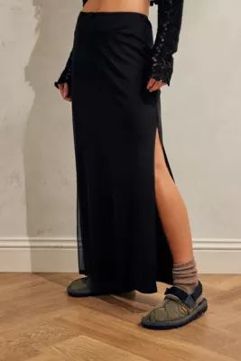 UO Black Mesh Split Thigh Maxi Skirt | Urban Outfitters (EU)