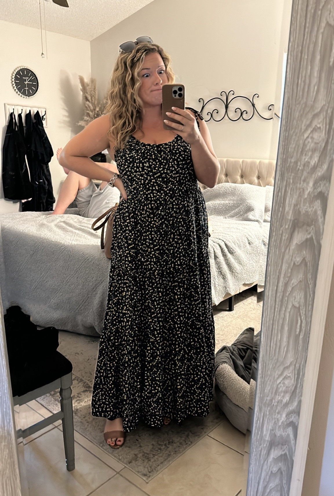 Perfect easy simple lightweight summer maxi, super affordable and super cute! Excuse the fun face 😂🤪

Floral dress
Maxi dress
Midsize dress
Summer dress
Midsize style
Midsize maxi
Summer wardrobe
Summer style 

#LTKunder50 #LTKFind #LTKSeasonal