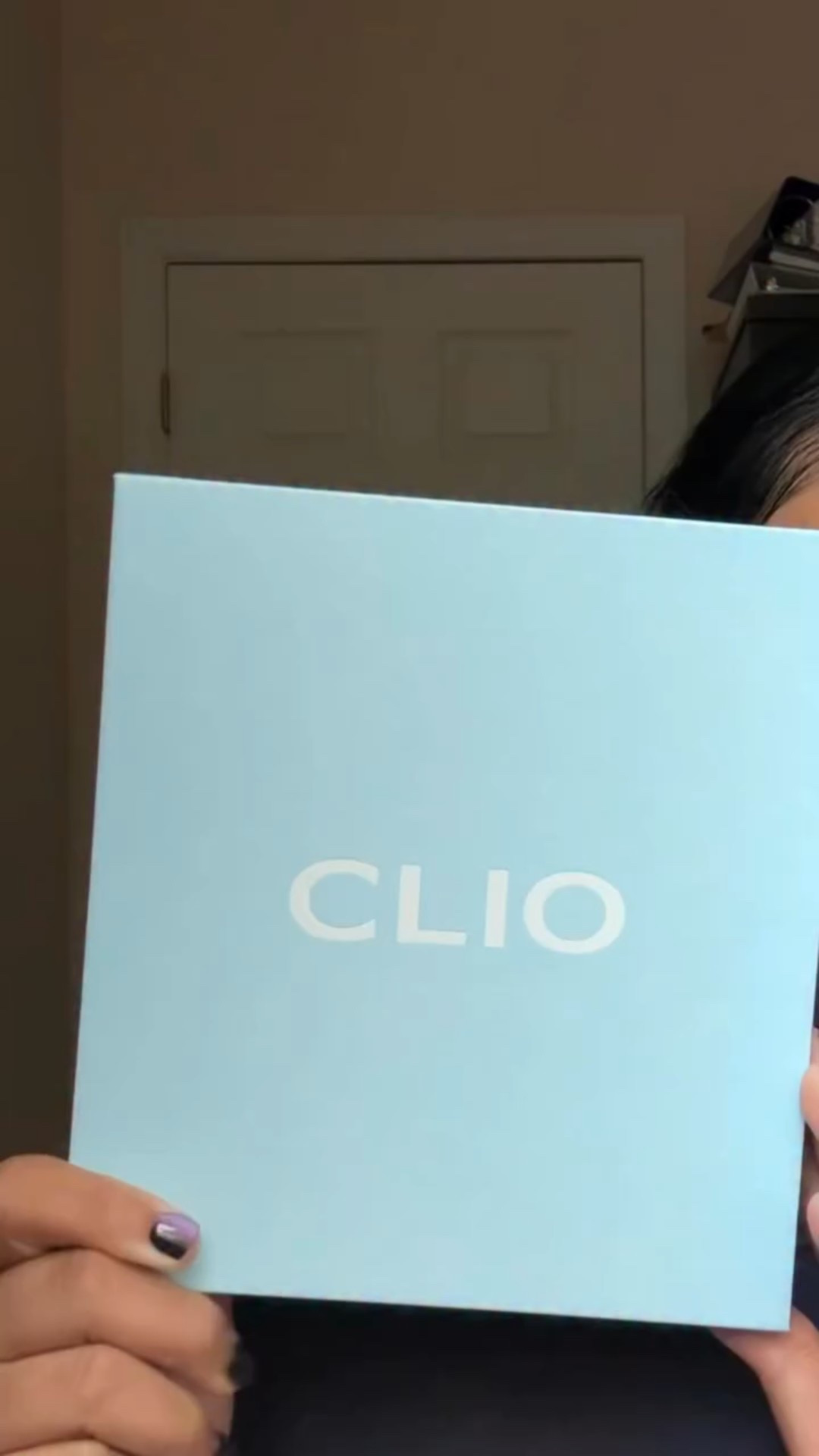 Clio glazing milky essence duo is now available on Amazon with 40% discount for Black Friday. Love the texture of the milky essence and the dropper bottle is actually very convenient. Follow along to see the foundation swatch. @cliocosmetics_global @clio_us 
#GlazingMilkyEssence #PrepSetGlaze
#milkytoner #milkyessence #cliocosmetics
#amazondeals #amazonblackfriday #kbeauty