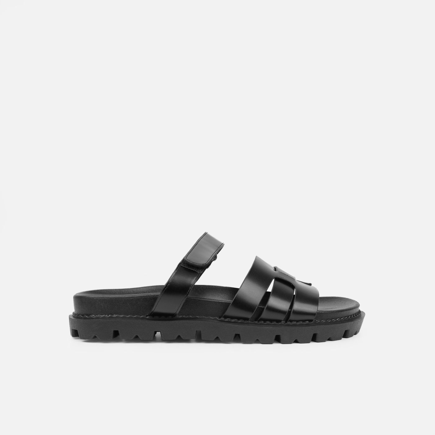 Adelle Black Box Chunky Footbed Slides | Simmi Shoes