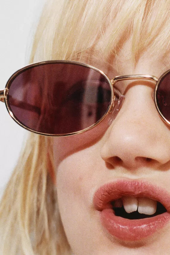 Oval metal frame sunglasses with pink lenses.100% UV Protection. Category 3. | Zara UK