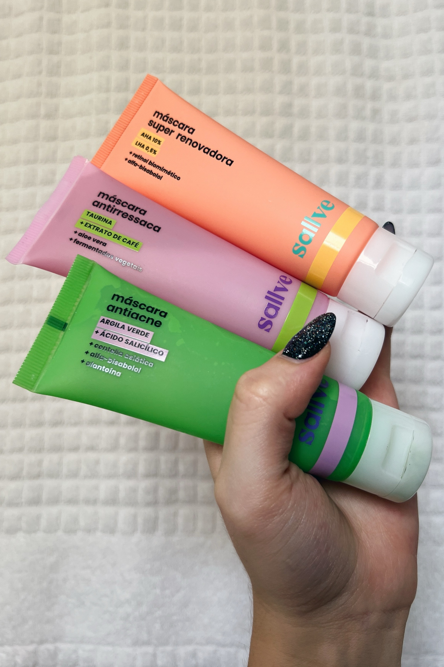 Minhas máscaras da Sallve ✨

• A Super Renovadora promete - e cumpre - 15 dias de skincare em 15 minutos de aplicação. (voltou ao estoque!)

• A Antirressaca reduz o inchaço e os sinais de cansaço, inclusive ameniza as olheiras (e tá em promo 🤑)

• A Antiacne é a que não pode faltar durante a TPM, já que muitas acnes aparecem em mim e ela ajuda demais a secar e controlar a oleosidade de imediato (infelizmente esgotada 😭)

#LTKbeauty #LTKsalealert #LTKbrasil