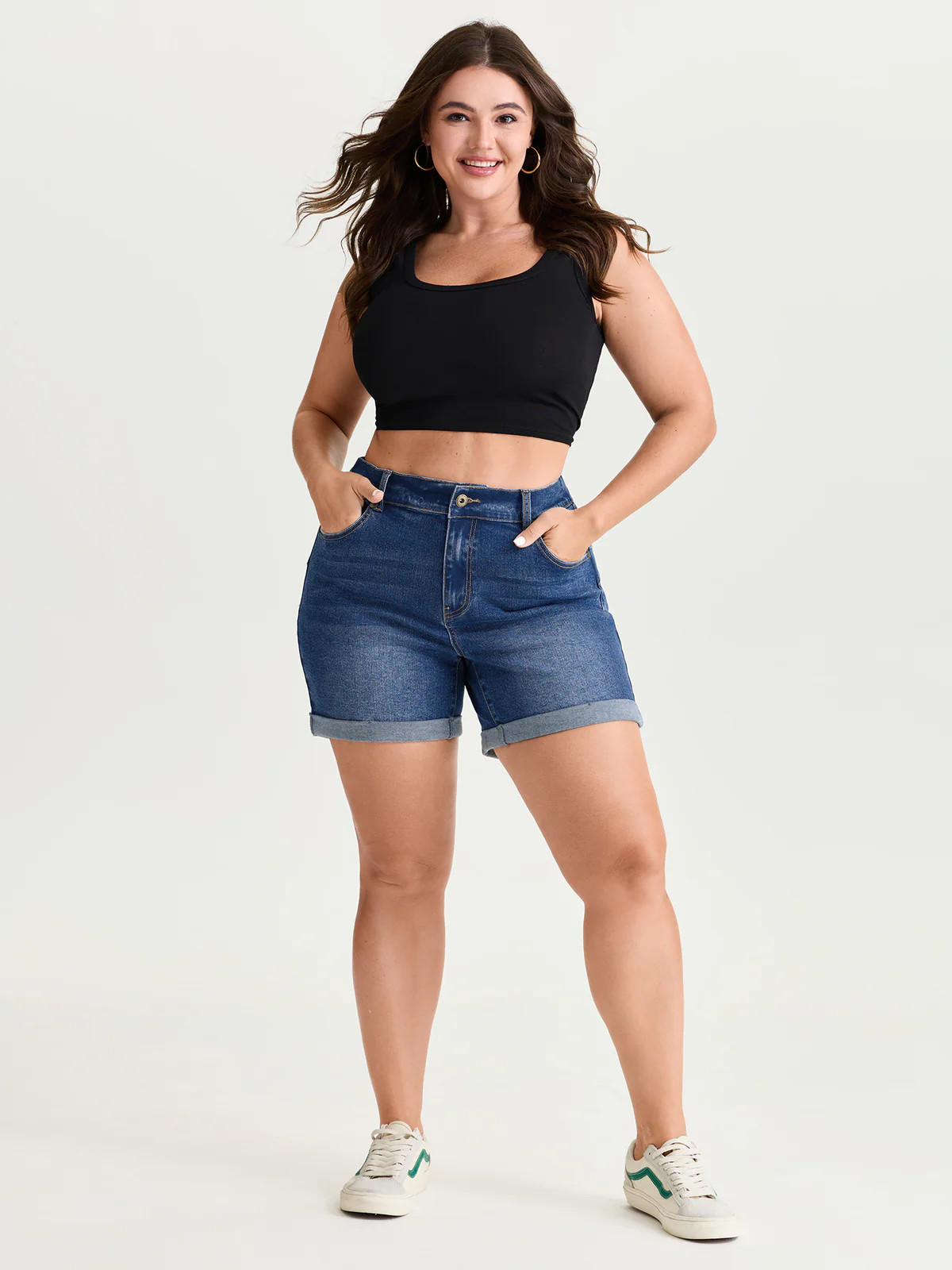 Curve-Friendly Stretchy Straight-Leg Denim Shorts | Bloomchic