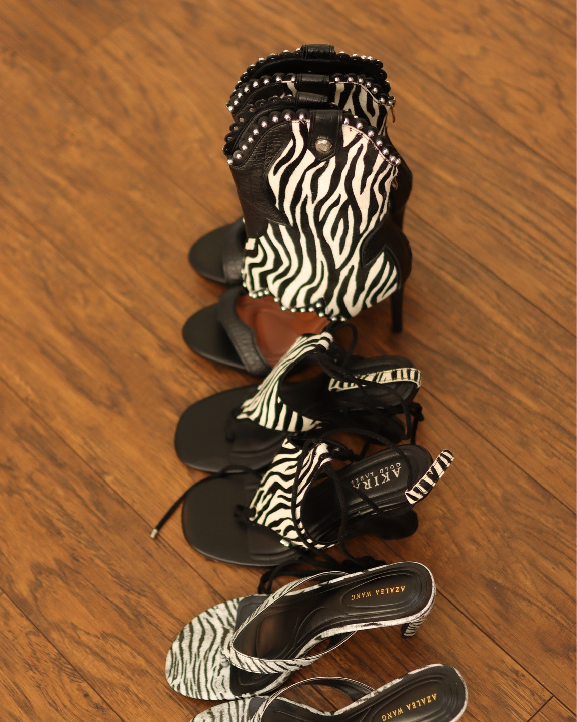 I’m into all of the patterns this season and AKIRA has such cute shoes!