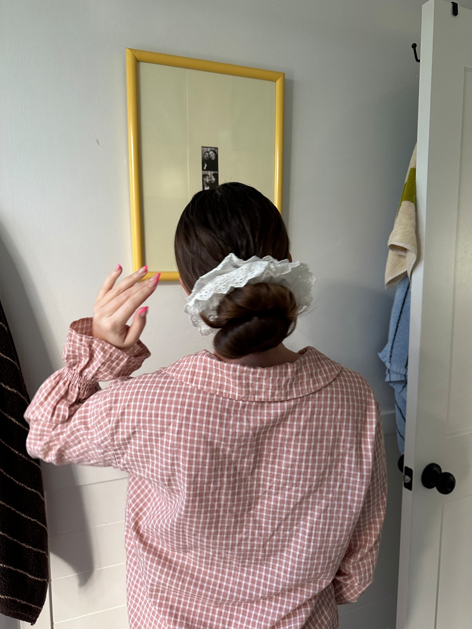 My go to scrunchie & press on nails #amazonfinds #scrunchie #scrunchiehairstyle #pressonnails #amazon #mysignaturelook

#LTKdayinmylife #LTKselfcare #LTKgrwm