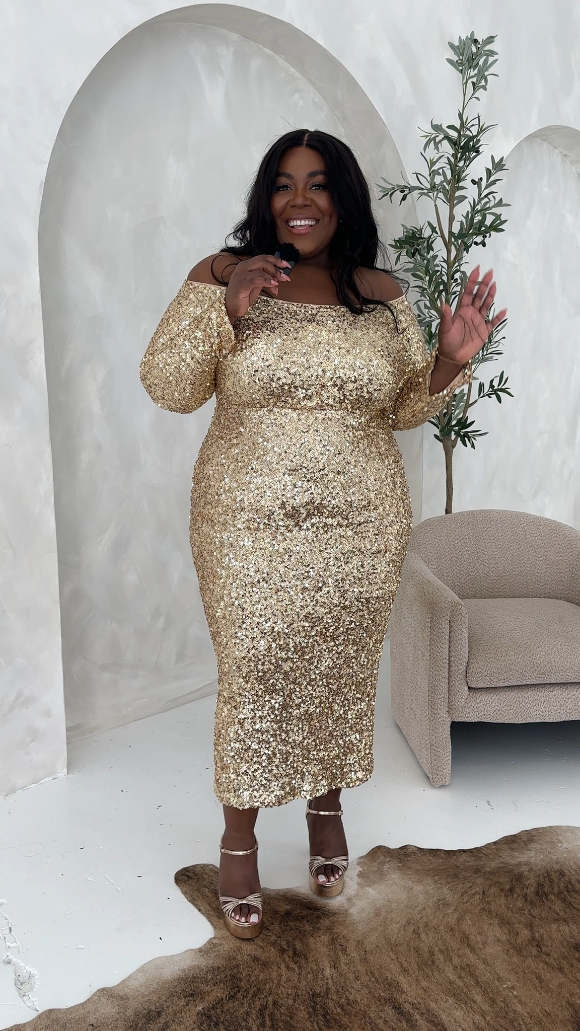 New glitter and gleam collection at Eloquii. 

Dress 18/20

Shape-wear and bra  linked below as well.  #specialoccasiondresses #partyoutfit 



#LTKPlusSize #LTKHoliday #LTKParties