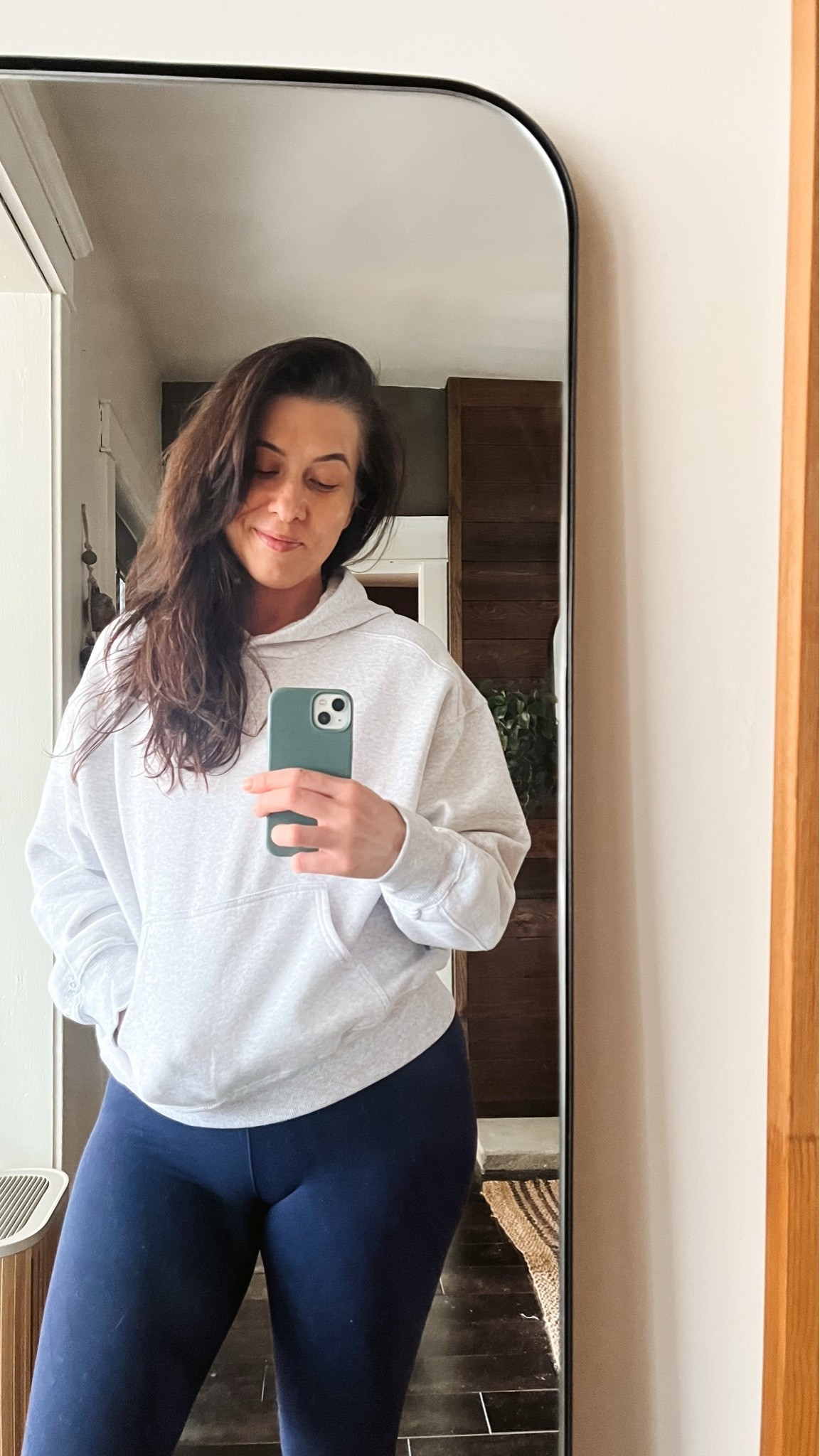 The elite combo of new leggings and a new sweatshirt. 

I’m embracing (a little) more color around here and starting with these blue leggings.

Forever an aerie favorite.

#LTKActive #LTKOver40 #LTKMidsize