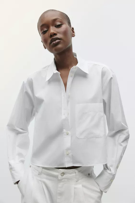 Cropped shirt with lapel collar and long sleeves. Front patch pocket. Front button closure. | Zara US