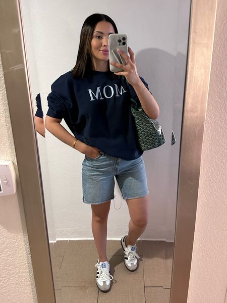 MOM 🩵 
Sweatshirt size L 
Shorts 25 