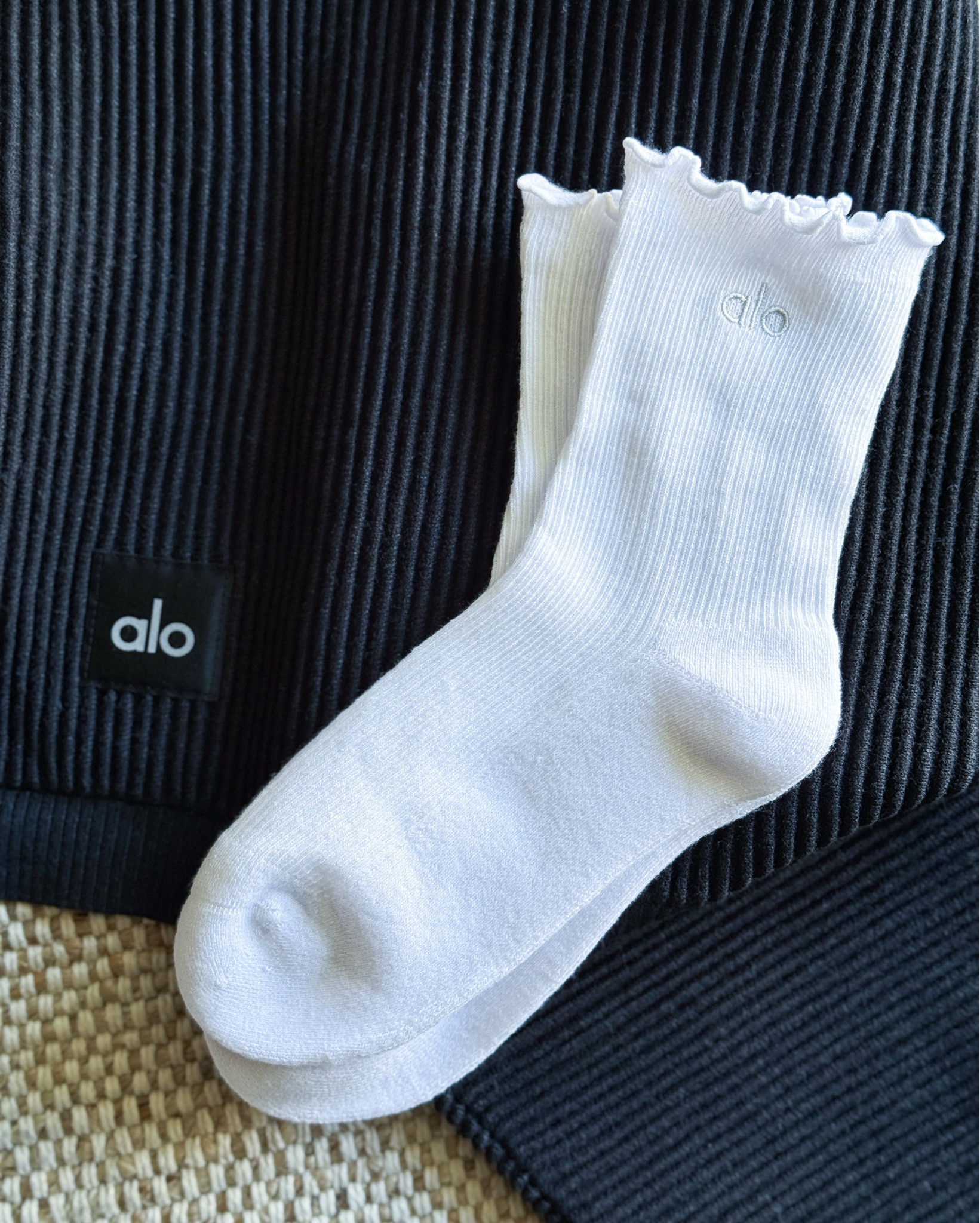 My latest alo yoga haul — these 2 items are staples for this fall & winter 

alo - cute socks - UGG socks - fall fashion  - Shawl - Workout Wear - Gym clothes 

#LTKActive #LTKStyleTip #LTKGiftGuide