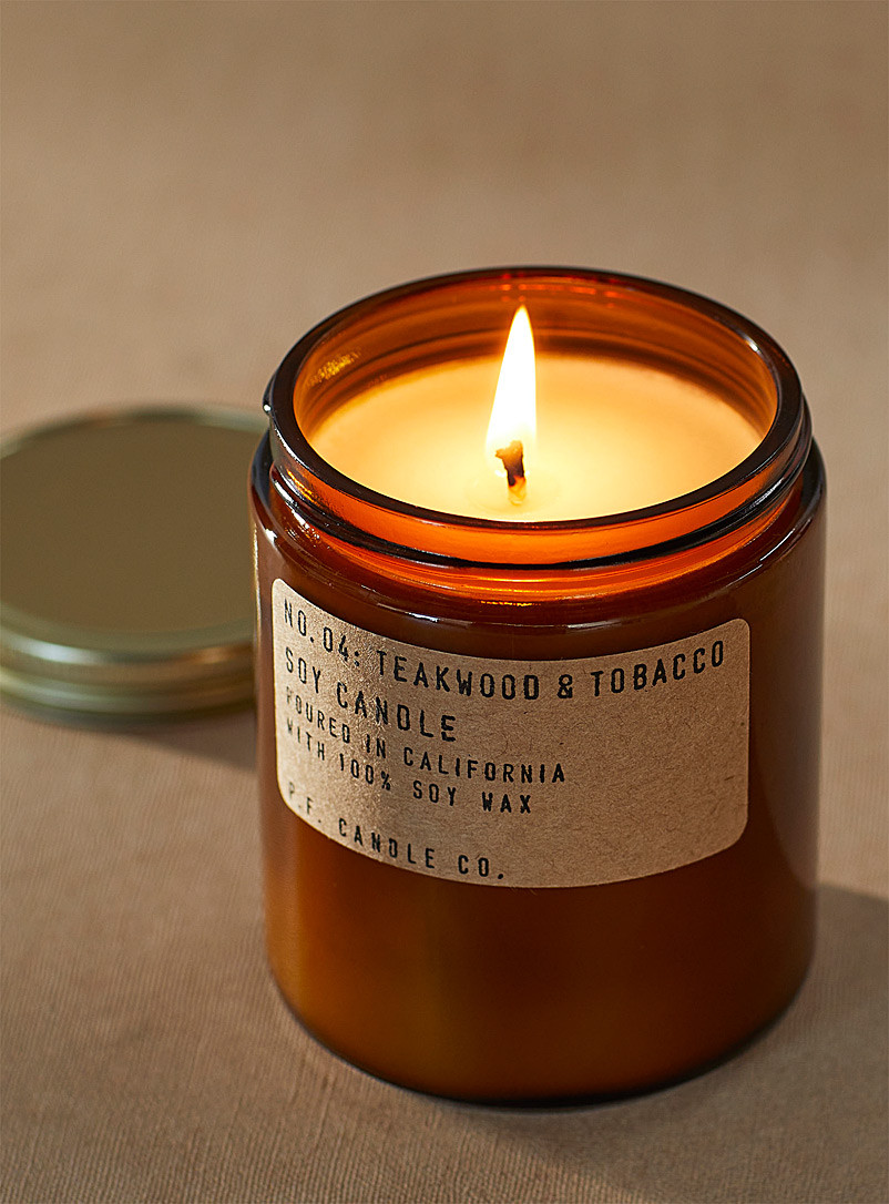 Teakwood & tobacco scented candle204 g
        
        

	
		
        
             
							
			... | Simons
