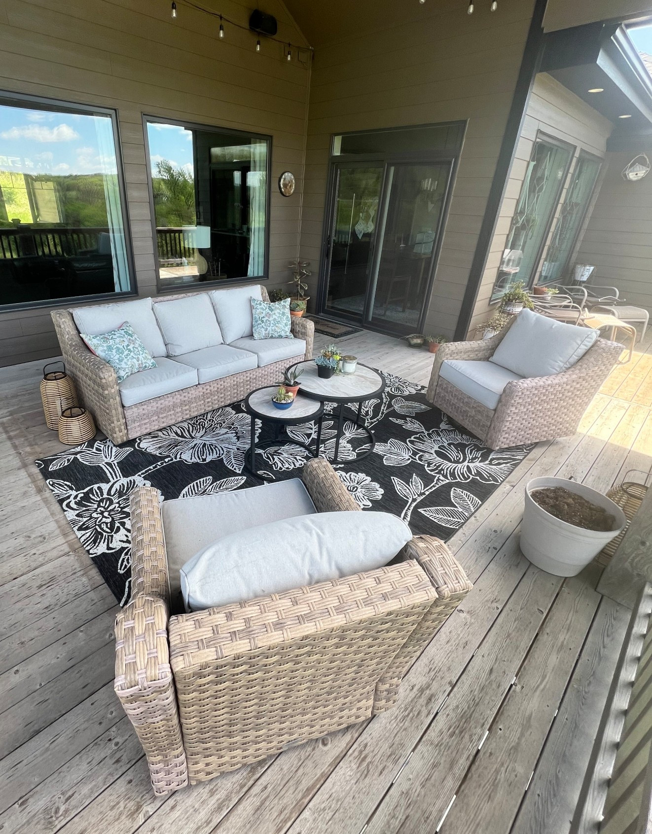 Outdoor furniture and rug

#outdoor #furniture #rug

#LTKHome