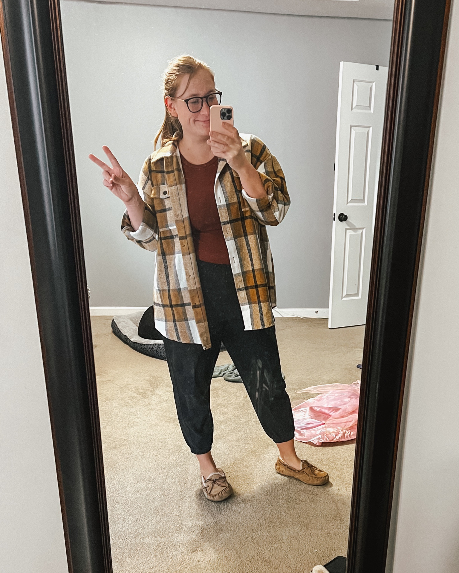 It’s officially fall in the morning, summer in the afternoon season ✌️ I’m hanging out in sweats and a tank, with a little fall shacket ready to be shed 😂

#LTKfindsunder50 #LTKSeasonal #LTKmidsize