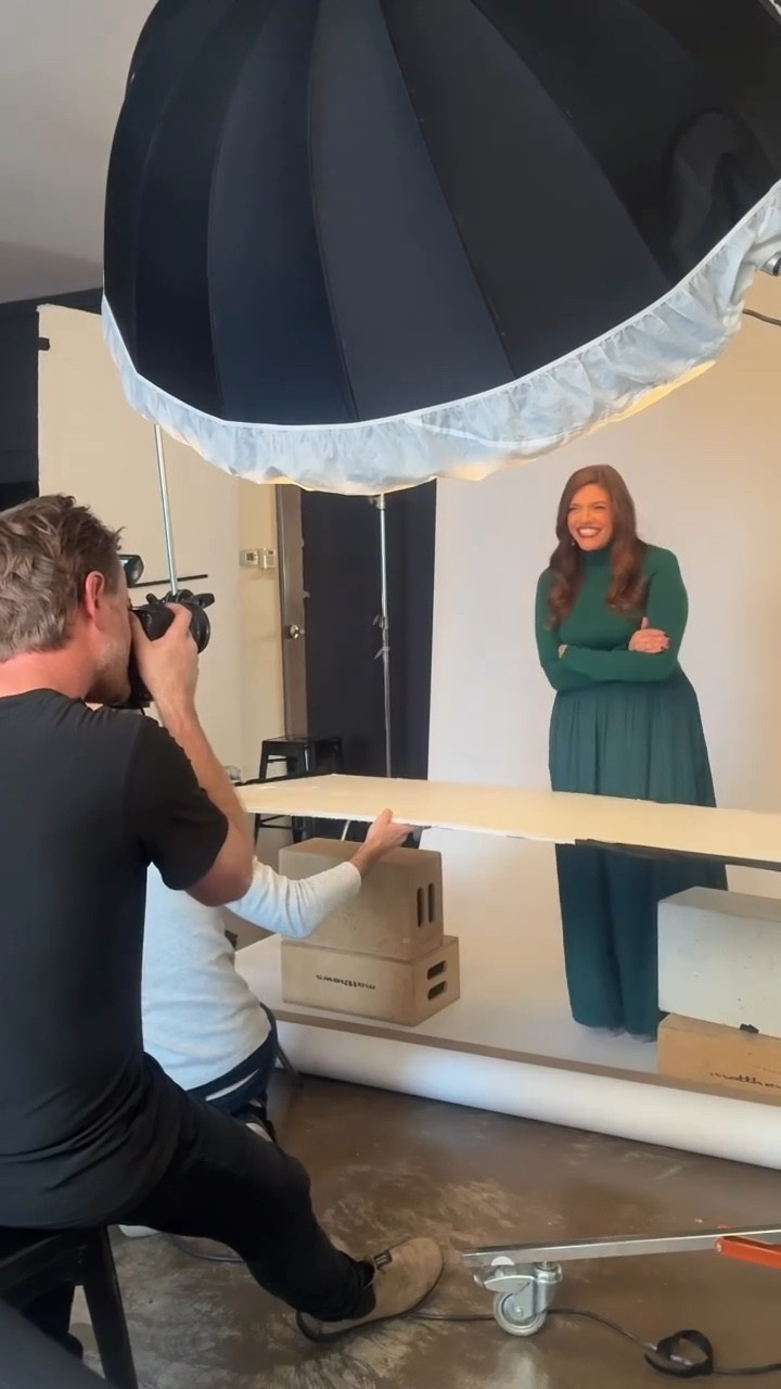 New things coming in 2026 and that means new headshots! What a super fun afternoon!

PS- big tip: fake laugh in photo shoots. It does the trick. See video above- LOTS OF FAKE LAUGHING. 😂😂😂

📸: @micahkandrosstudio 
👗: @amberlehman 
💄: @doverhairmakeup 
🥸: coming sooooon!