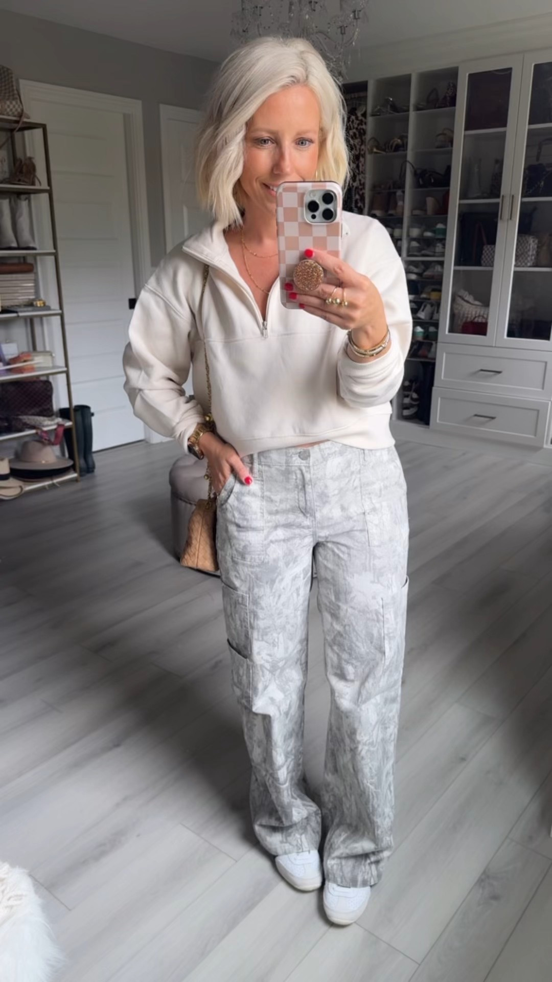 Everyone’s favorite camo pants just restocked in a new color!!! I love this new light wash!!!! The leopard print restocked too!!! They now come in short (29.5”) and (long 33.5”)
⬇️⬇️⬇️
Pants size small (full length 31.5”)
Vest and 1/4 zip medium



#LTKTall #LTKPetite #LTKFindsUnder50