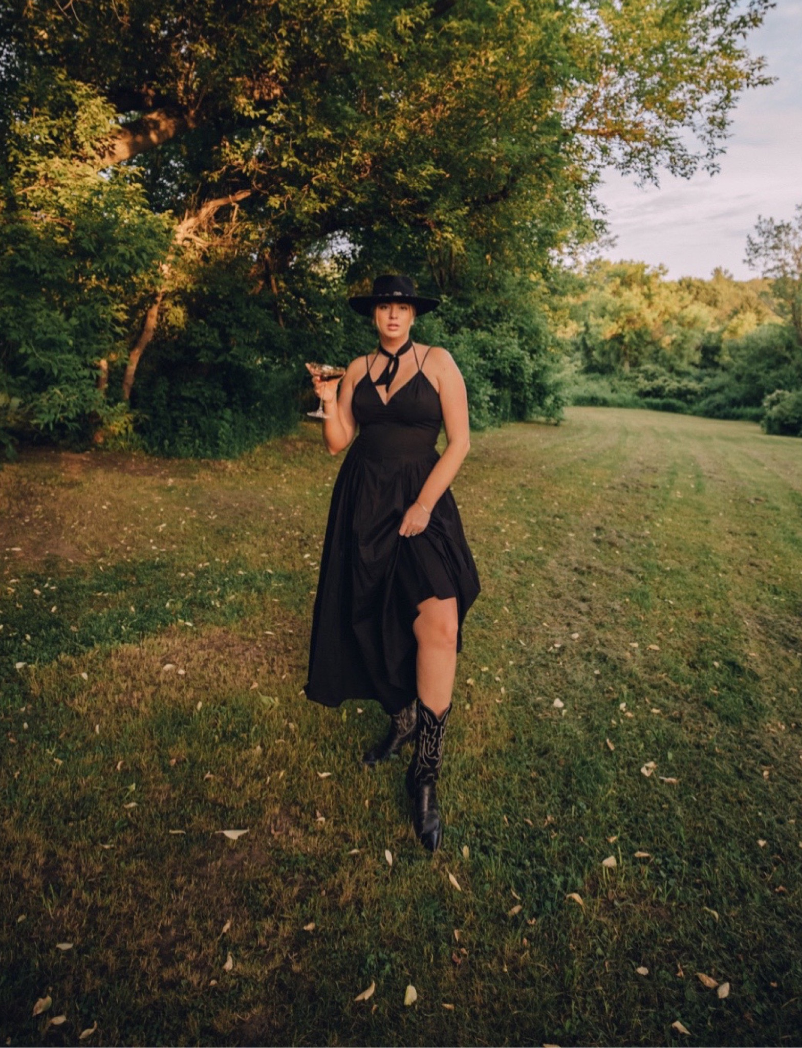 Chic country aesthetic 

#LTKFind #LTKstyletip #LTKunder100