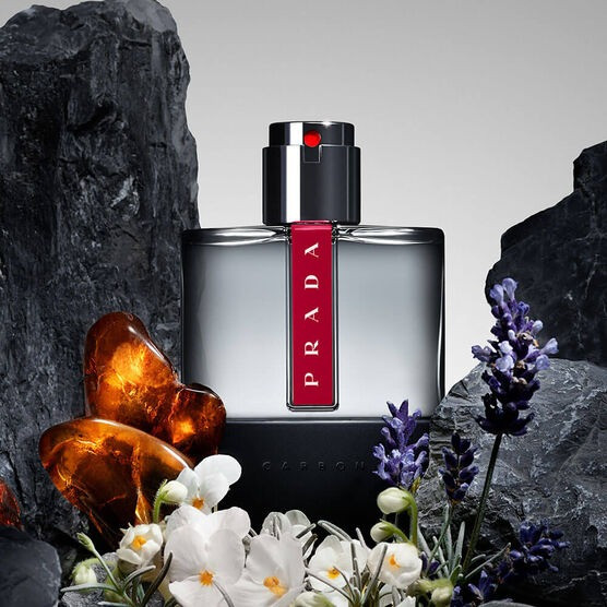 Da Prada eu usei por um tempo o perfume Luna Rossa. Não conheço este Black, que é novo nesta linha, mas é descrito como um amadeirado oriental, com um pouco de citrico e de âmbar na composição.  

 #LTKbrasil #LTKbeleza #LTKhomens