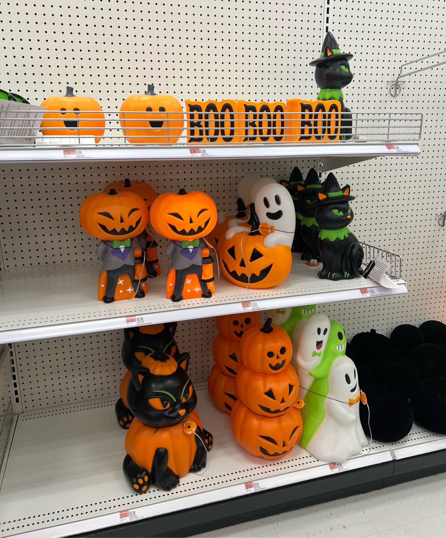 Halloween Blowmolds at Target 

#LTKFindsUnder50 #LTKSeasonal #LTKVideo