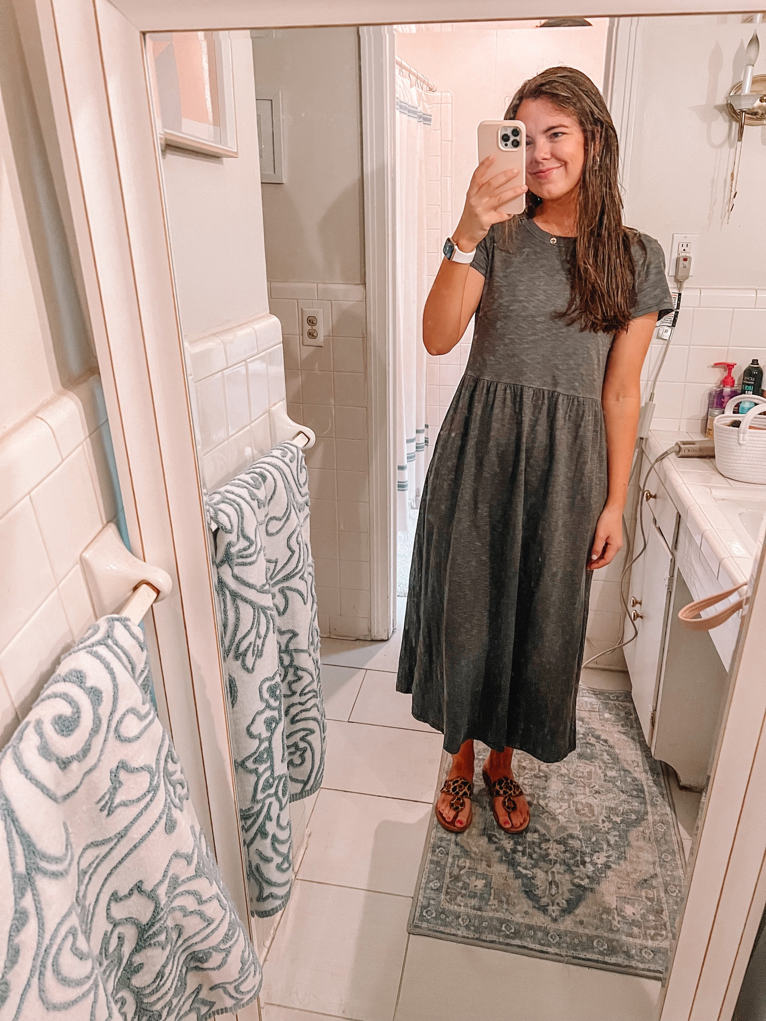 Easy Sunday outfit! ❤️

#LTKfit #LTKunder50 #LTKFind