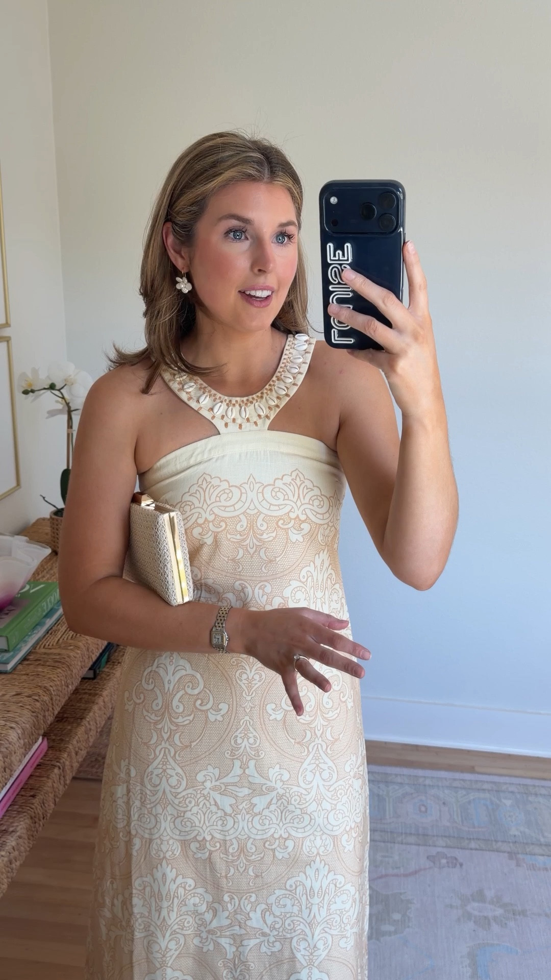 Cute summer vacay dress! Wearing an XS