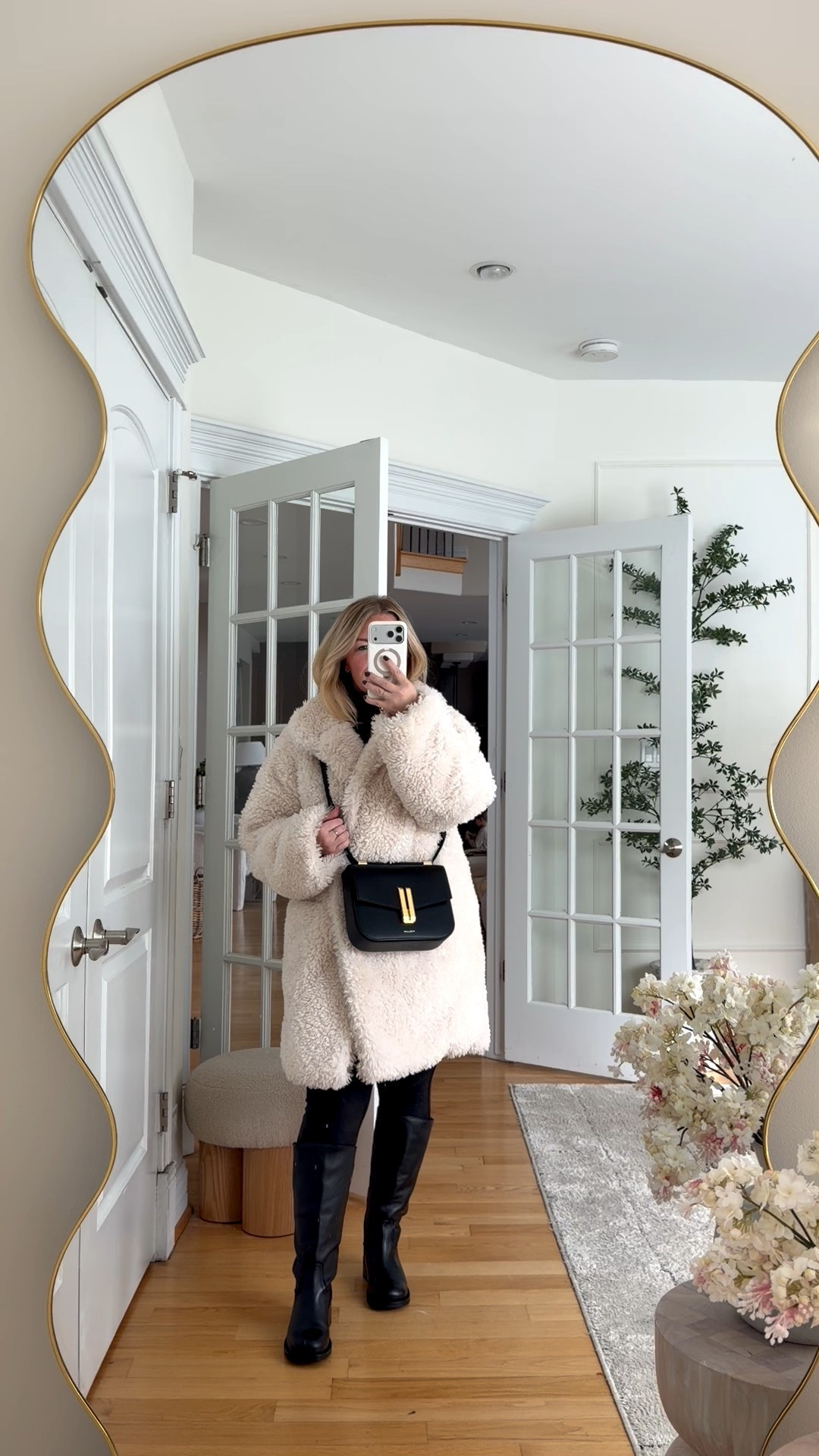 Winter shopping & walking around Chicago city outfit! This oversized coat is from last year from H&M but I linked similar ones. 

Amazon finds, DeMellier bag, winter outfit, Steve Madden boots, fleece lined leggings, bag, outfit, mom outfit, beauty favorites, winter coat, Amazon fashion, 

#LTKdayinmylife #LTKootd #LTKgrwm