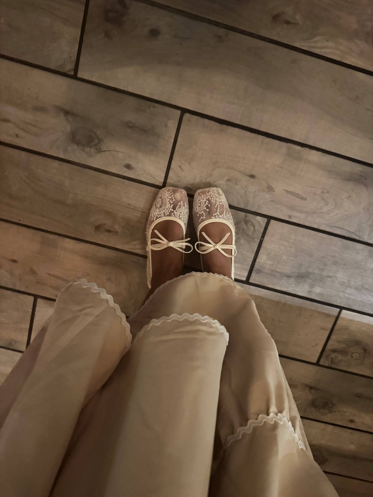 The cutest and comfiest flats! Lightweight but has a real bottom! True to size - I’m wearing size 6

#LTKootd #LTKMothersDay