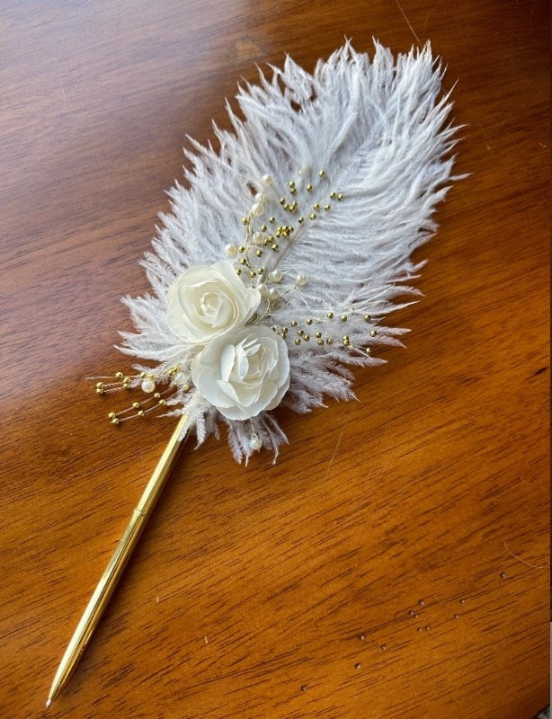 𝐃𝐨𝐮𝐛𝐥𝐞 𝐖𝐡𝐢𝐭𝐞 𝐅𝐥𝐨𝐰𝐞𝐫 𝐒𝐥𝐢𝐦 𝐆𝐨𝐥𝐝 𝐅𝐞𝐚𝐭𝐡𝐞𝐫 𝐏𝐞𝐧💫✨

#LTKU