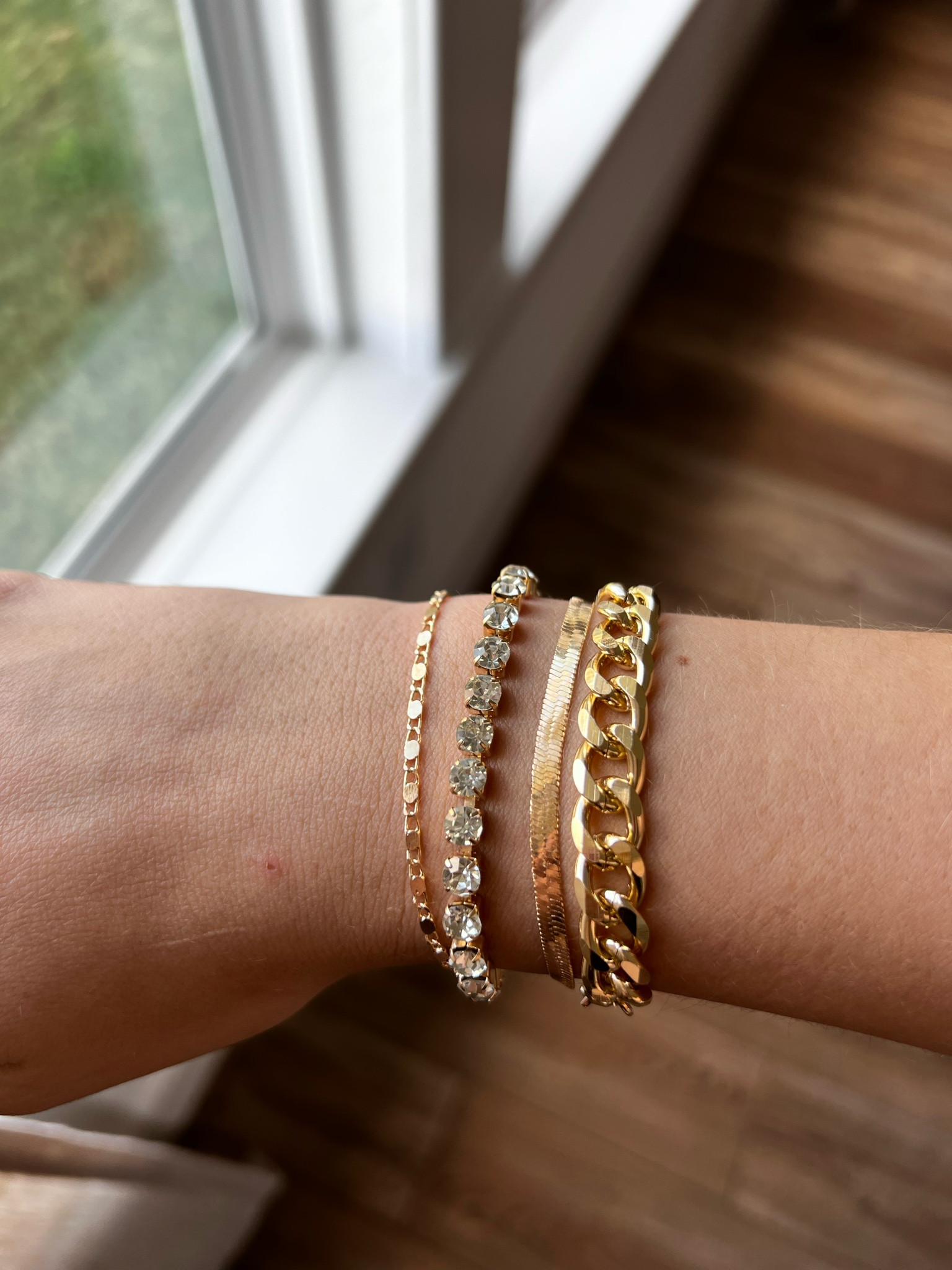 Affordable gold bracelets.
I cut off the extra chain with pliers once I figured out many links I needed to secure them to make it look more designer.

Affordable.
Amazon.
Gold.
Bracelets.


#LTKstyletip #LTKunder50