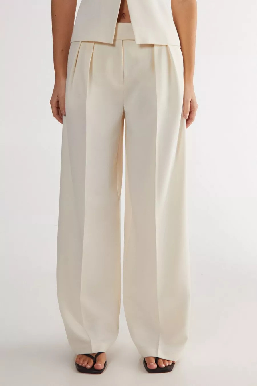 Essentials Pleat Front Tailored Straight Leg Trouser | Nasty Gal US