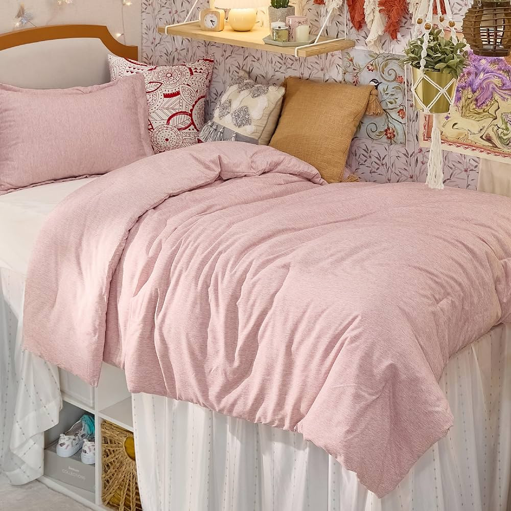 Bedsure Twin/Twin XL Comforter Set - Pink Soft Bedding for All Seasons, Cationic Dyed Bed Set, 2 ... | Amazon (US)