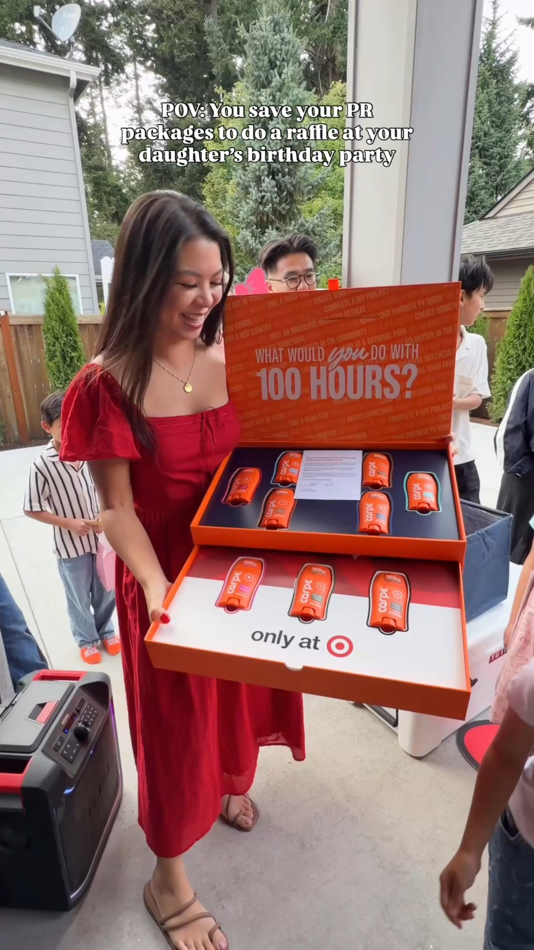 When kids birthday parties are for adults too 🥳🎁 Saved some of my awesome PR packages and gifted them to my friends as part of a raffle! The more shots you drink, the more tickets you get 😂 Prizes included Bentgo lunchboxes, brand swag bags, Carpe deodorant and a $600 hair removal tool! #prpackage #kidsbirthdayparty