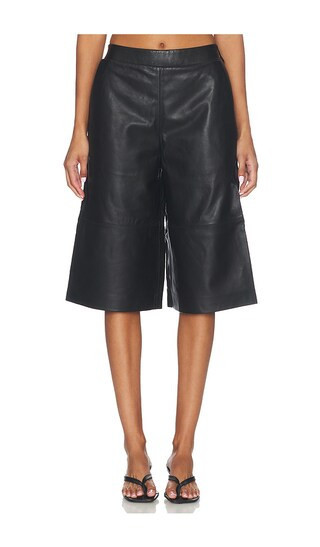 ALIGNE LEDER-CULOTTE KAYLEIGH  in Black. Größe 6. Also in 0, 4, 8. | Revolve Clothing (Global)