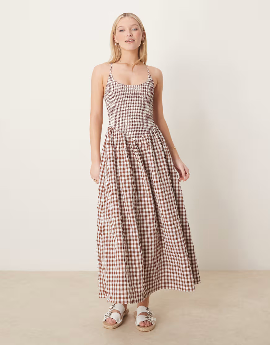 ASOS DESIGN scoop neck crinkle maxi dress with cross back in chocolate gingham-Multi | ASOS (Global)