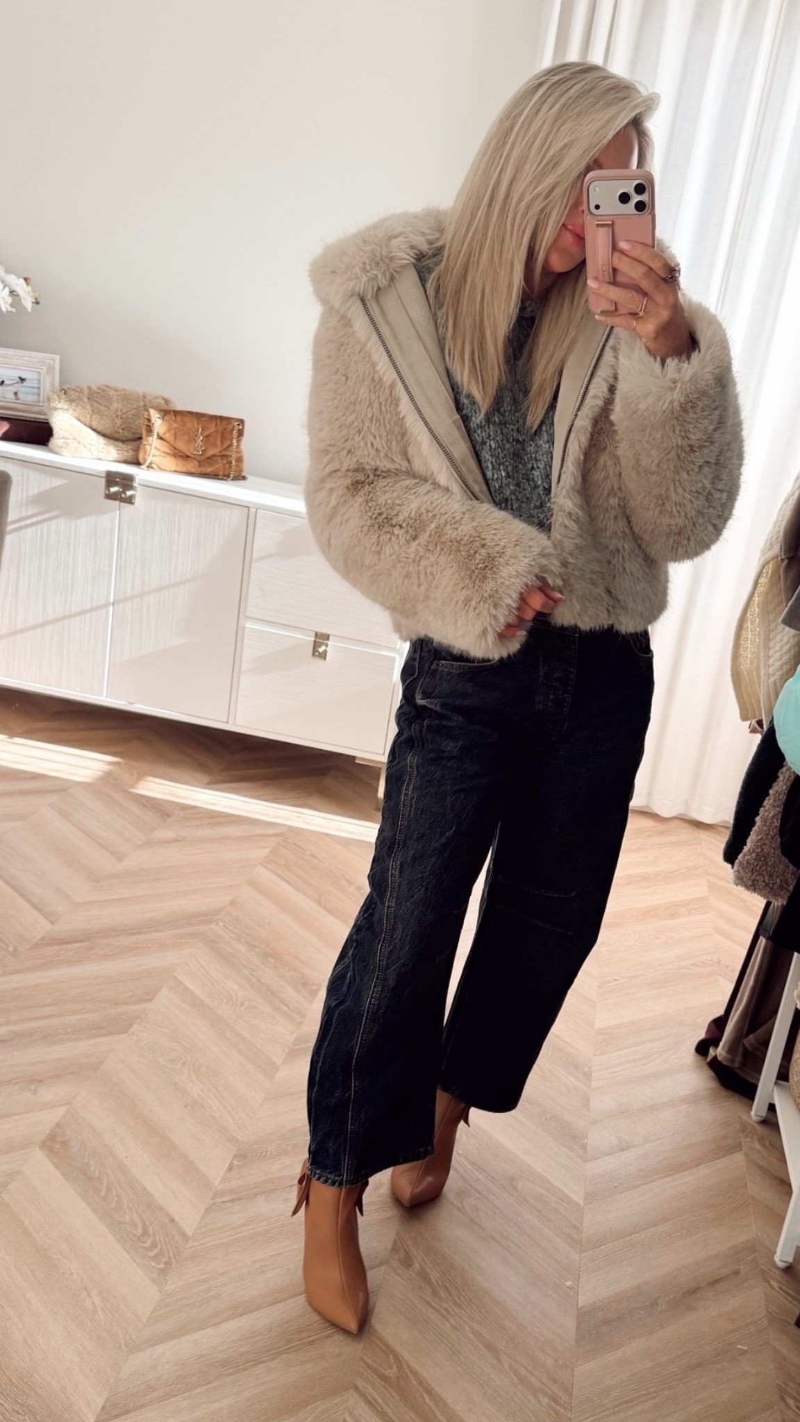 Lunch OOTD! 
Jeans come in several washes! TTS

Faux fur. Jeans. Sweater. 




#LTKgrwm #LTKootd #LTKSaleAlert