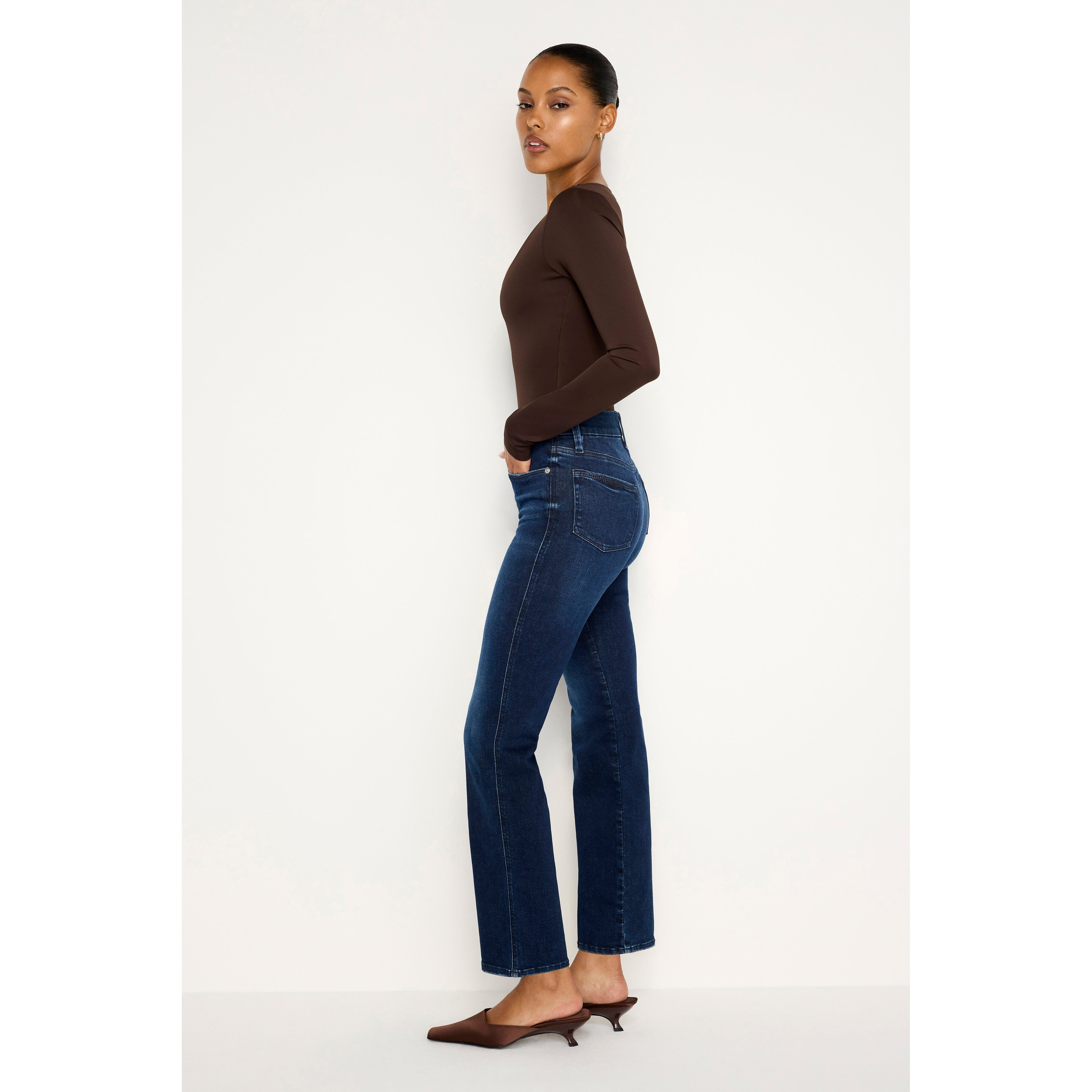 Women's Always Fits Good Curve Straight Jeans | Indigo, Size 20-26 Plus | Good American by Khlo� Kardashian | Good American