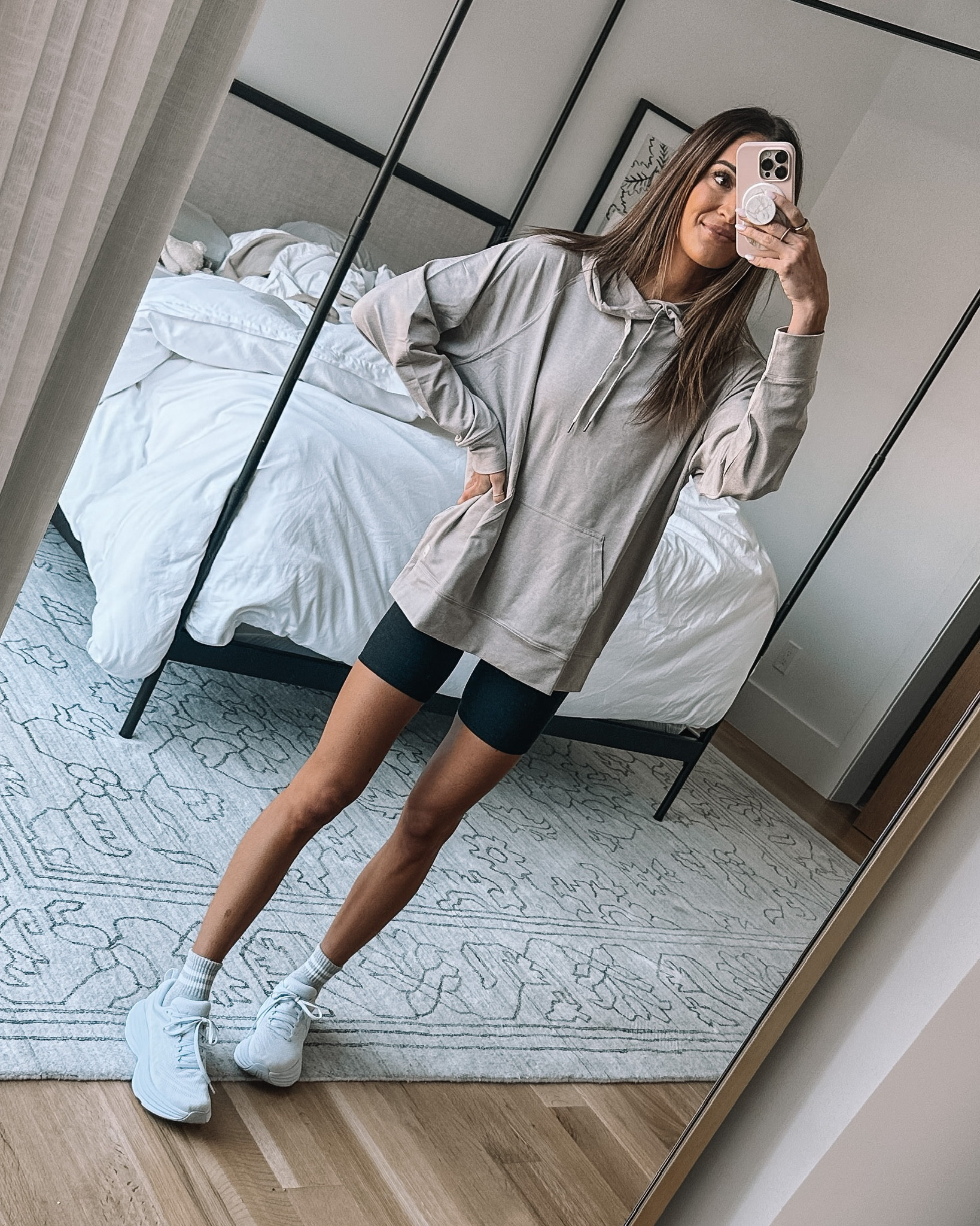 vuori hoodie size small / vuori bike shorts size xs