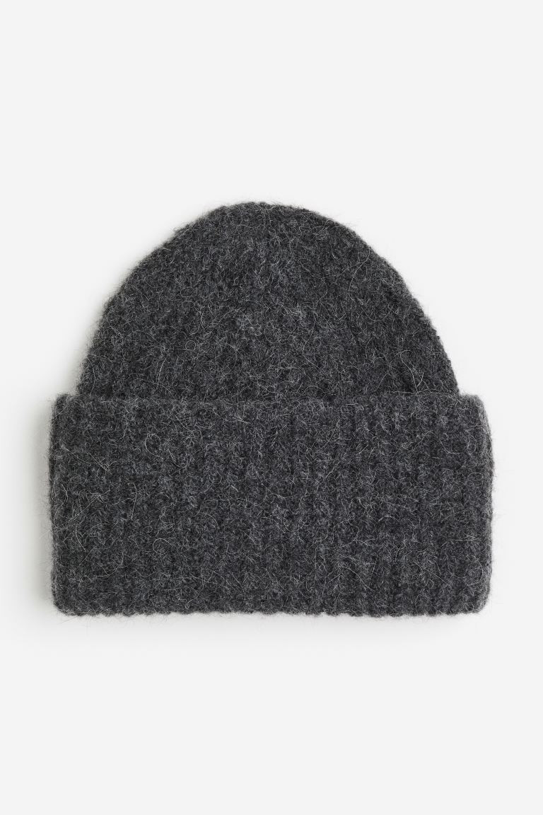 Rib-knit hat | H&M (UK, MY, IN, SG, PH, TW, HK)