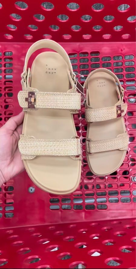 Comfy and cute sandals for spring ✨🌼🌸

#LTKSeasonal #LTKshoecrush #LTKsalealert