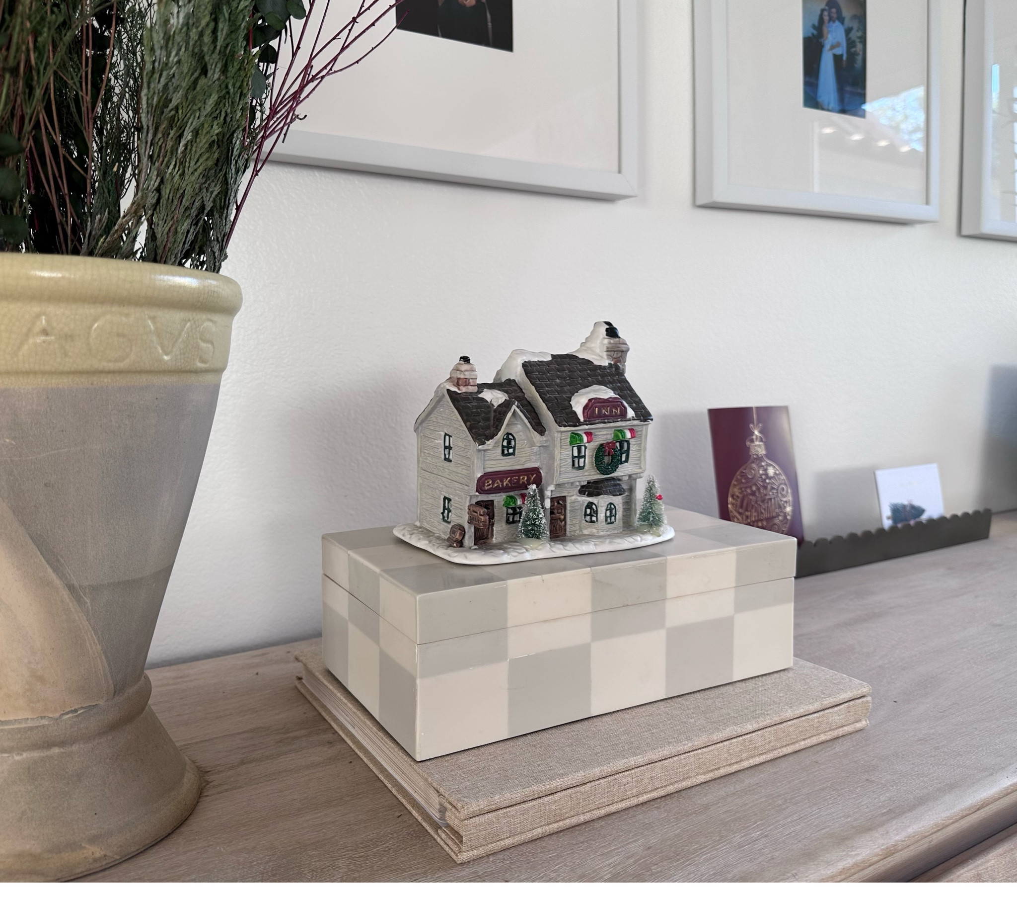 Christmas things 🎄

#LTKHoliday #LTKSeasonal #LTKFindsUnder50